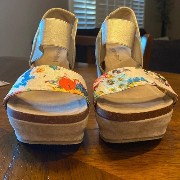 New In Box Beautiful Nature Breeze Heels Size 10 - Picture 3 of 9